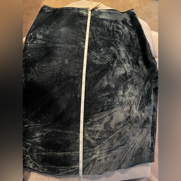 Tahari Petite - blue silk and rayon velveteen skirt - size 4P - Picture 3 of 12